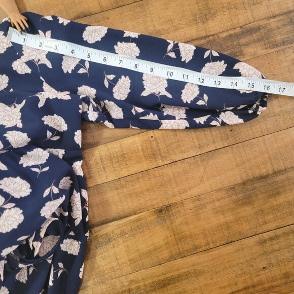 Monteau V-Neck Cinched Mini Dress Navy Blue White Tan Floral - Medium - Picture 7 of 9